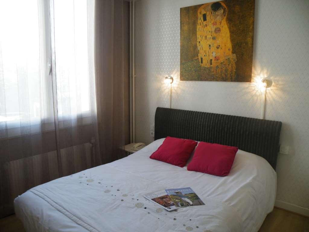Brit Hotel Roanne - Le Grand Hotel Oda fotoğraf