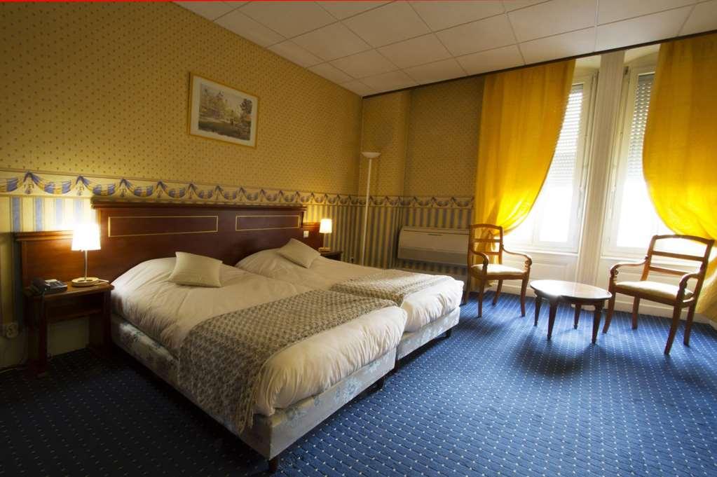 Brit Hotel Roanne - Le Grand Hotel Oda fotoğraf