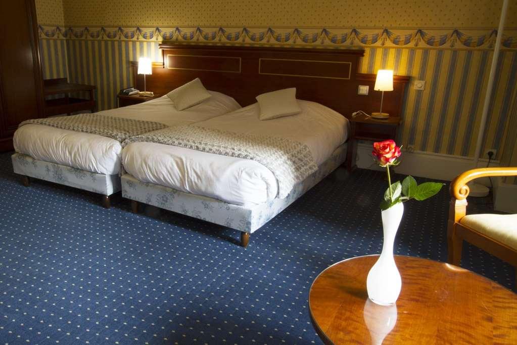Brit Hotel Roanne - Le Grand Hotel Oda fotoğraf