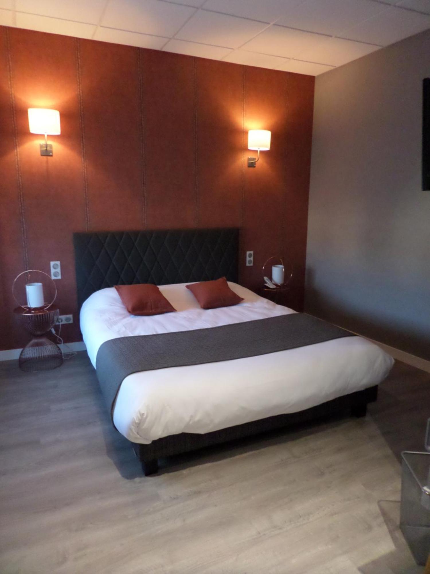 Brit Hotel Roanne - Le Grand Hotel Dış mekan fotoğraf