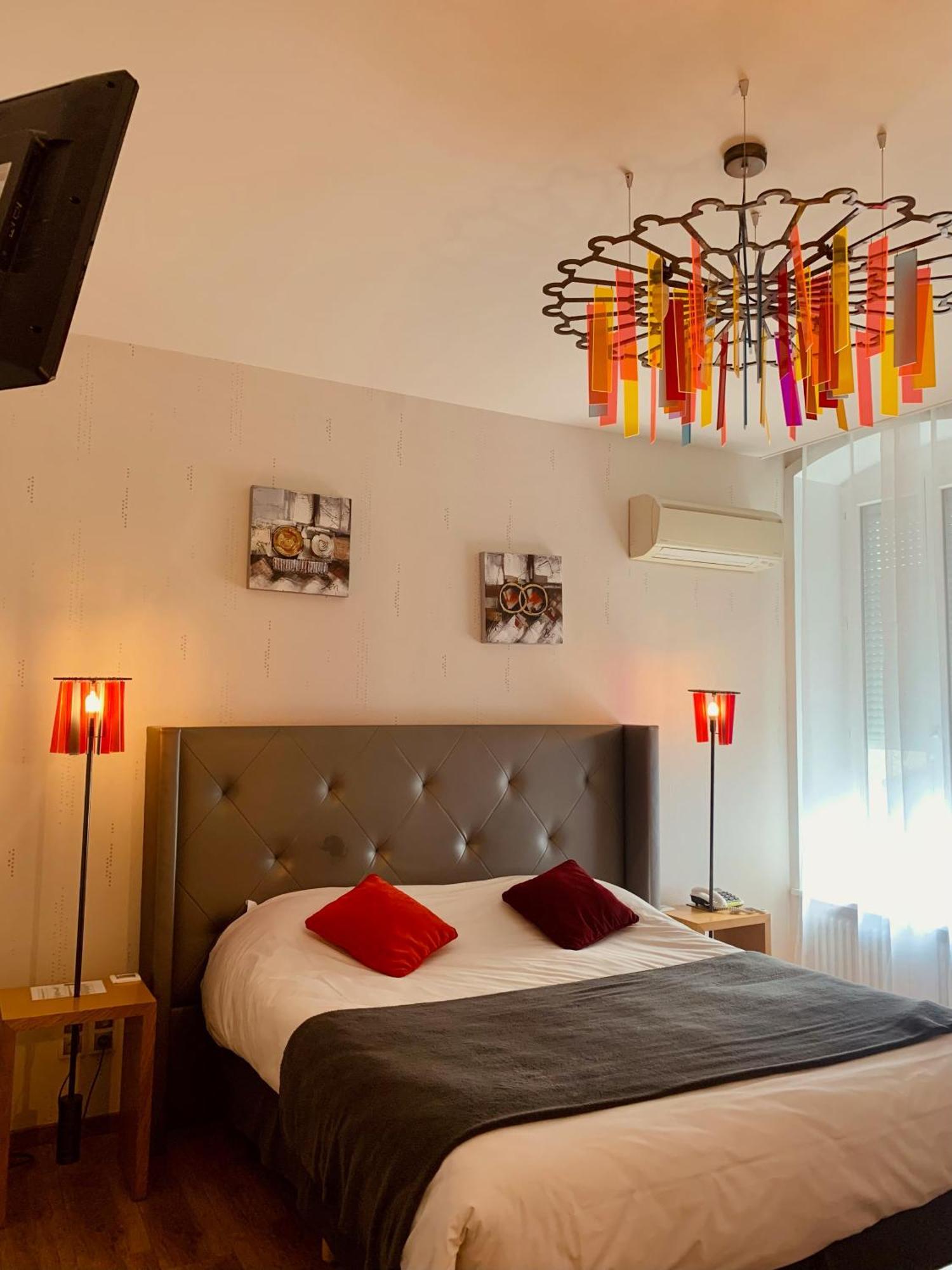 Brit Hotel Roanne - Le Grand Hotel Dış mekan fotoğraf