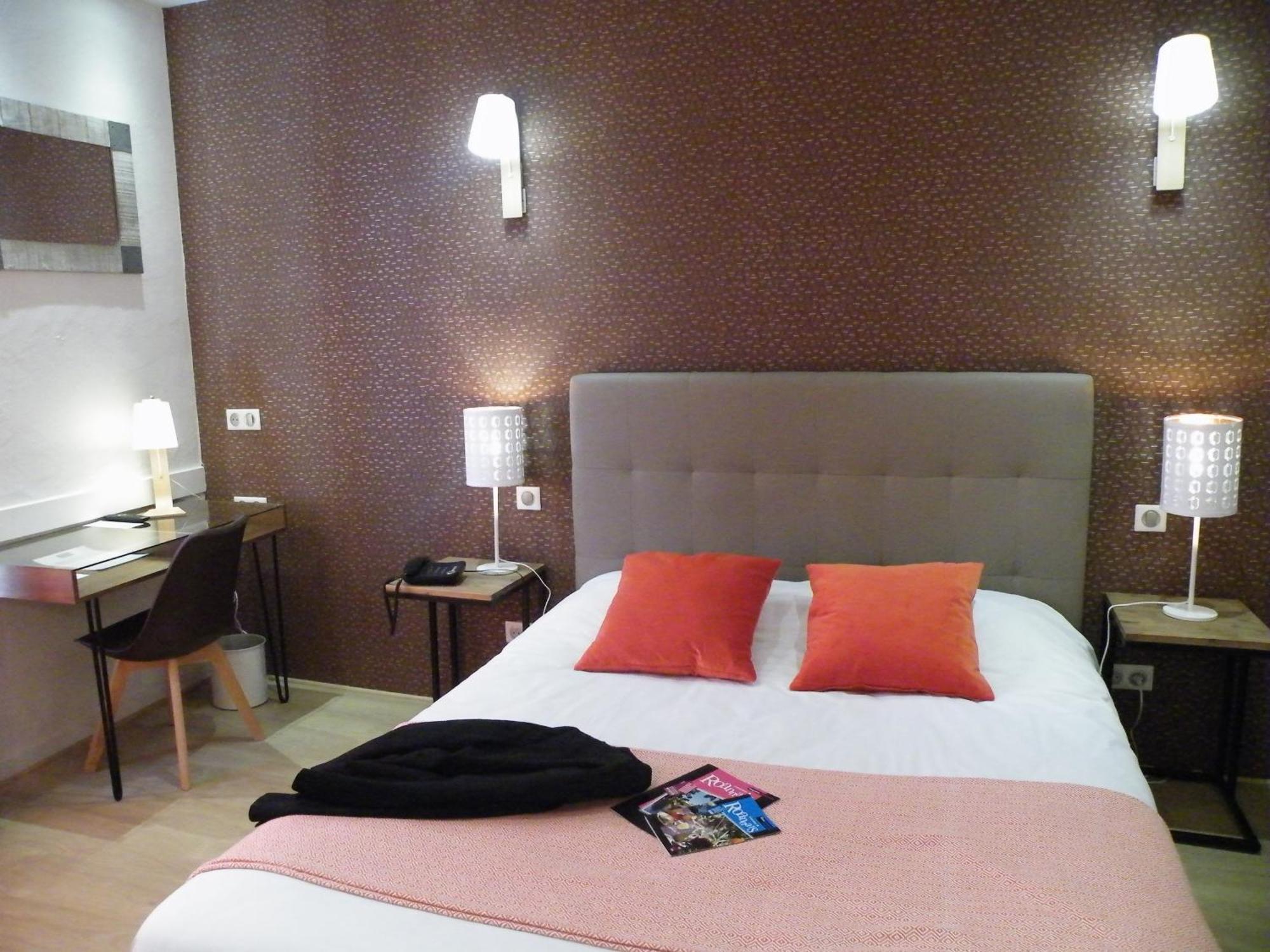 Brit Hotel Roanne - Le Grand Hotel Dış mekan fotoğraf