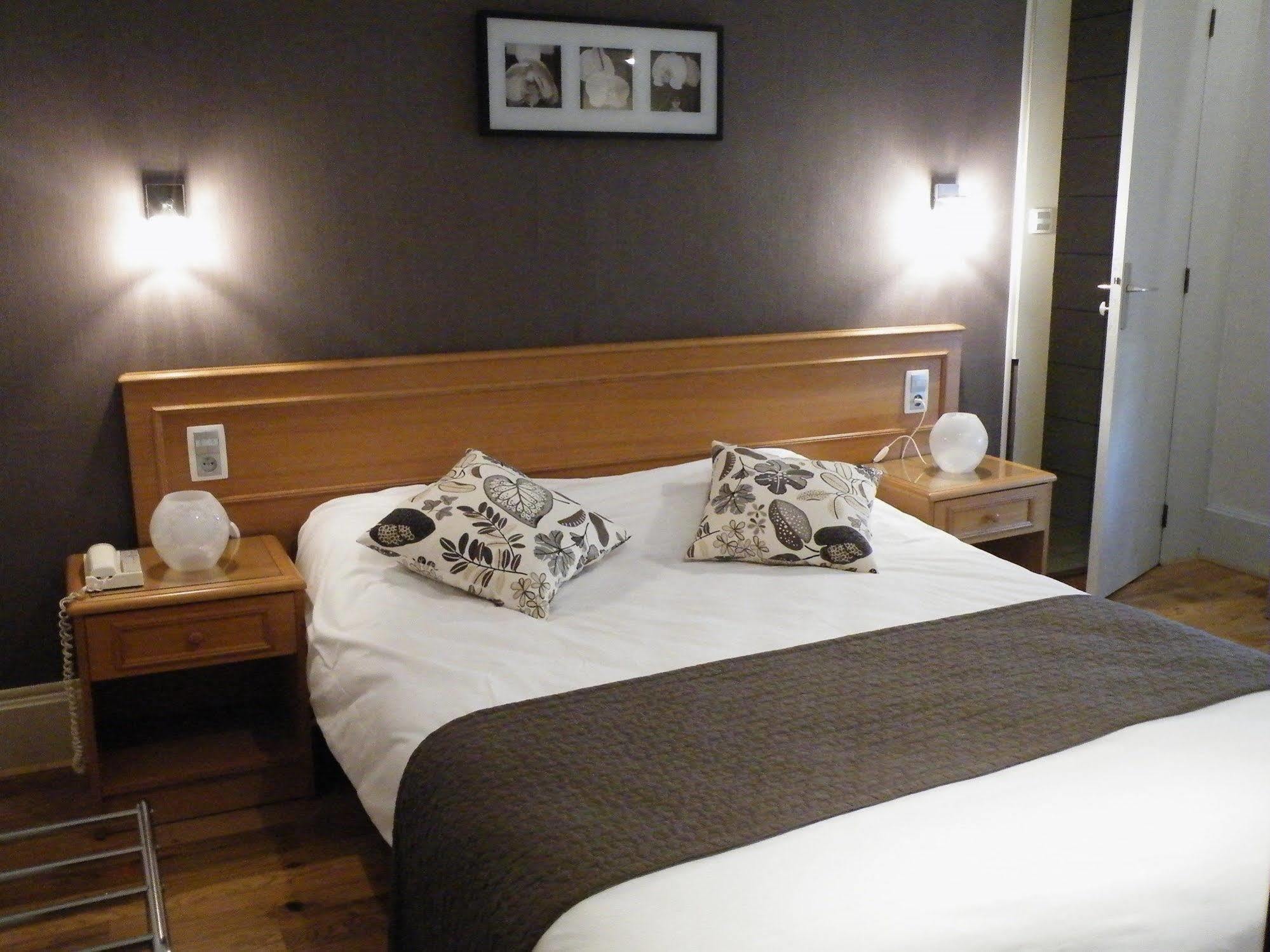 Brit Hotel Roanne - Le Grand Hotel Dış mekan fotoğraf