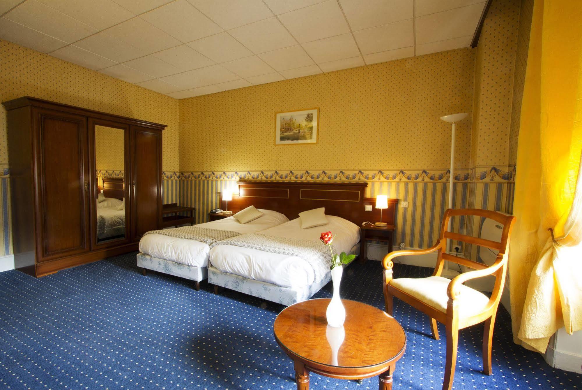 Brit Hotel Roanne - Le Grand Hotel Dış mekan fotoğraf